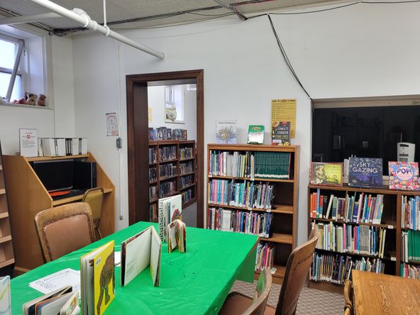 214 School St, Hillsboro, IL 62049